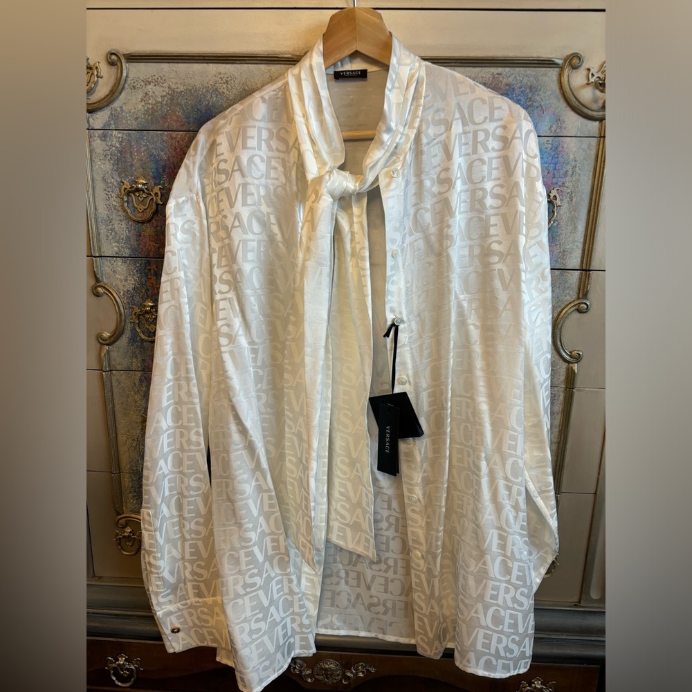 💯 Authentic Versace White Logo Blouse NWT